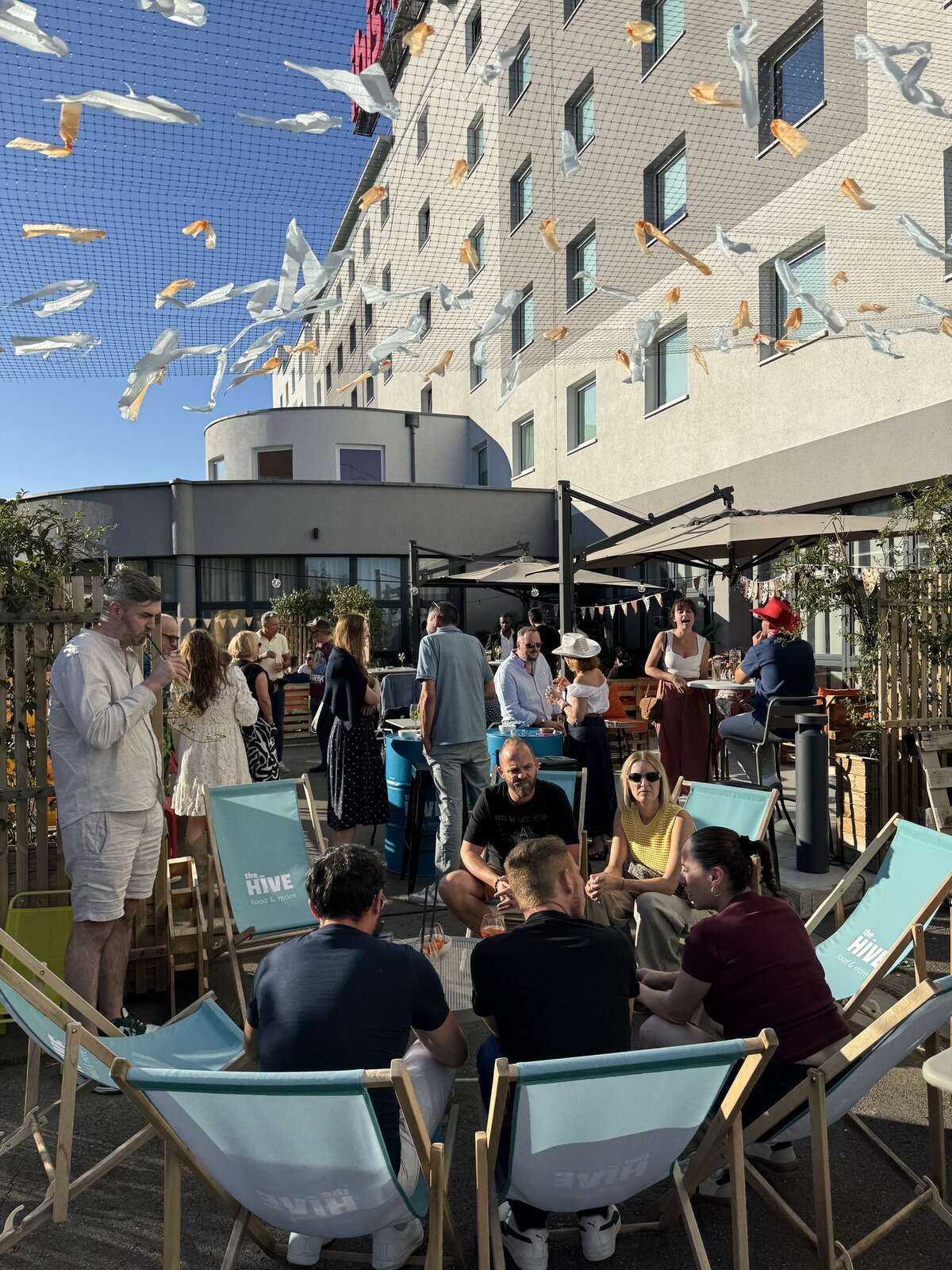 the hive ambiance festive