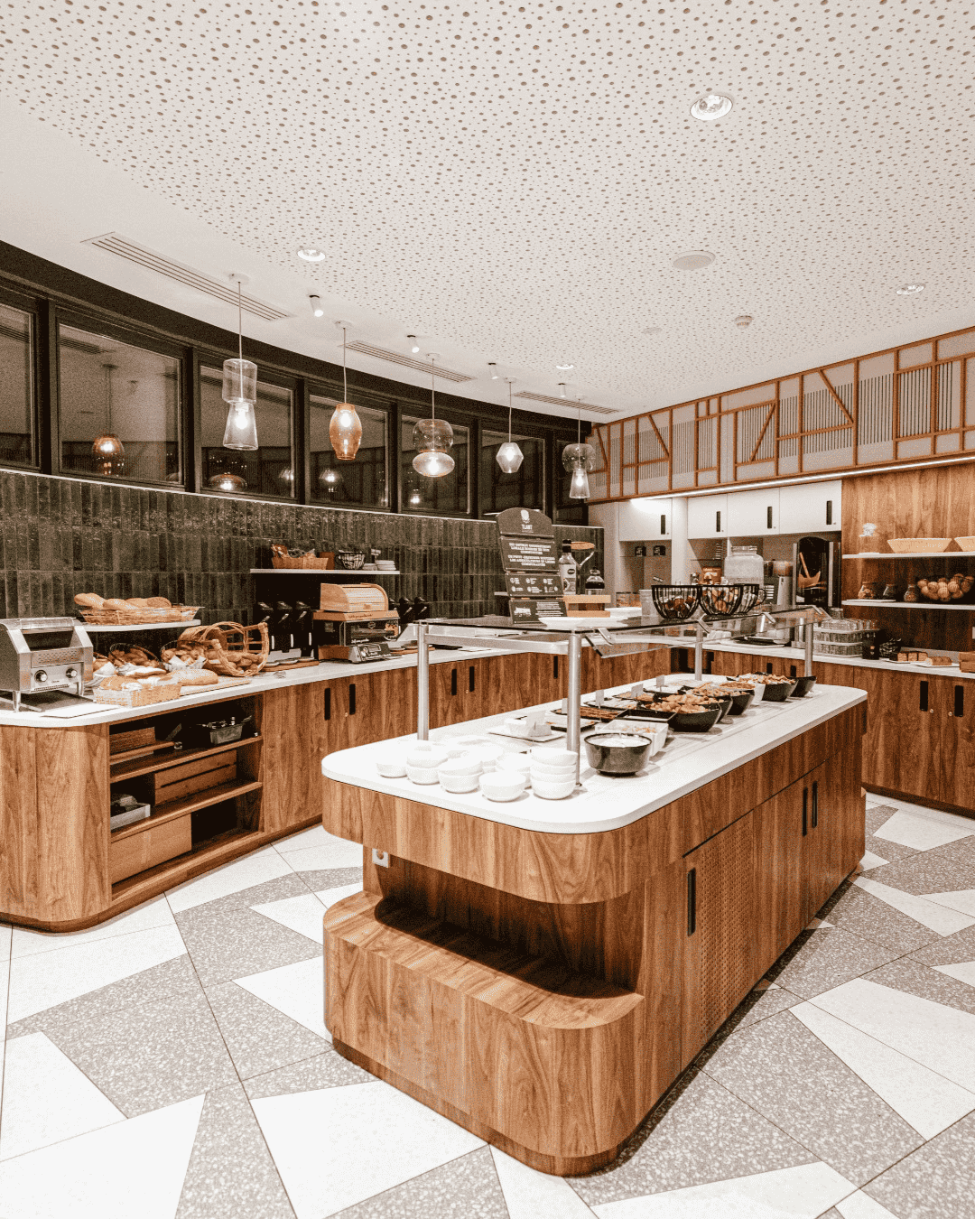 the hive hotel restauration